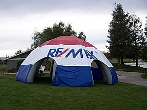 RE/MAX Tent - Six zippered doors